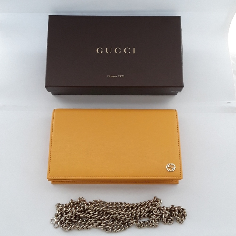 New in box 100% Authentic GUCCI wallet. 354697